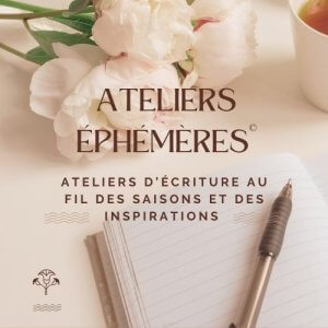 Stylo, papier et fleurs